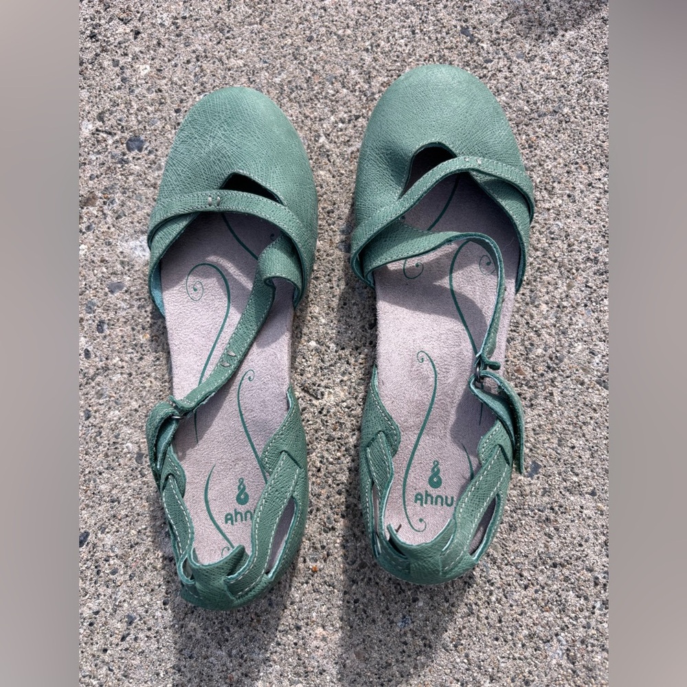 Ahnu leather sandals, new 9.5